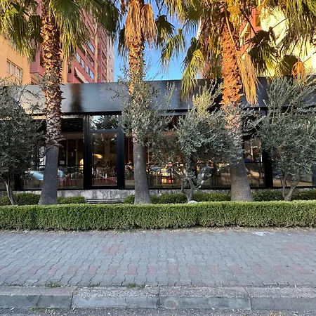 Skyview & Апартаменты Тирана